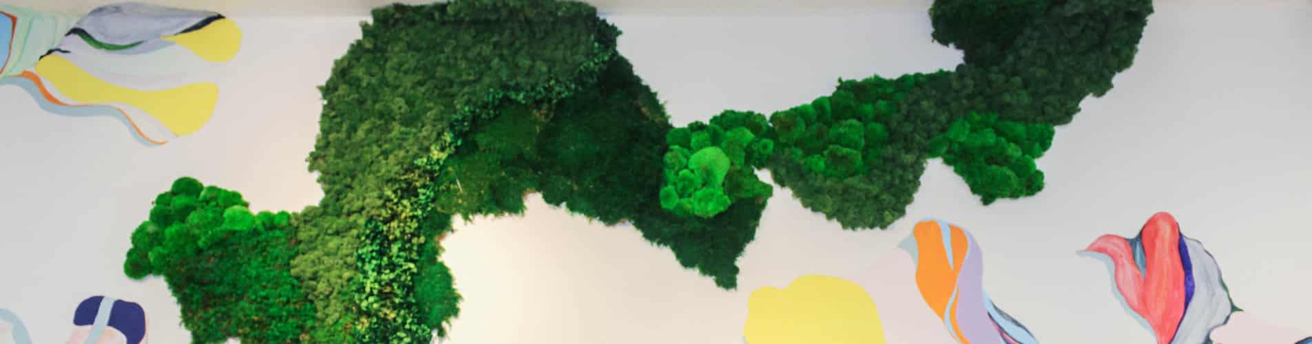 Design végétal mixe entre peinture et plante stabilisée