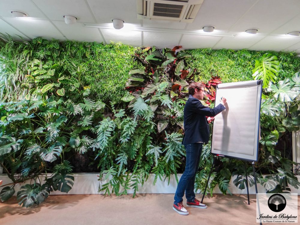 mur végétalisé tropical au coeur de paris