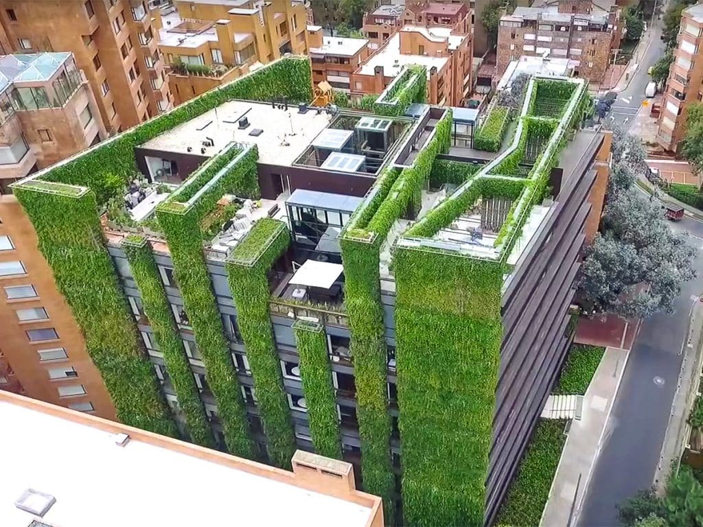 jardin vertical sur tout un immeuble