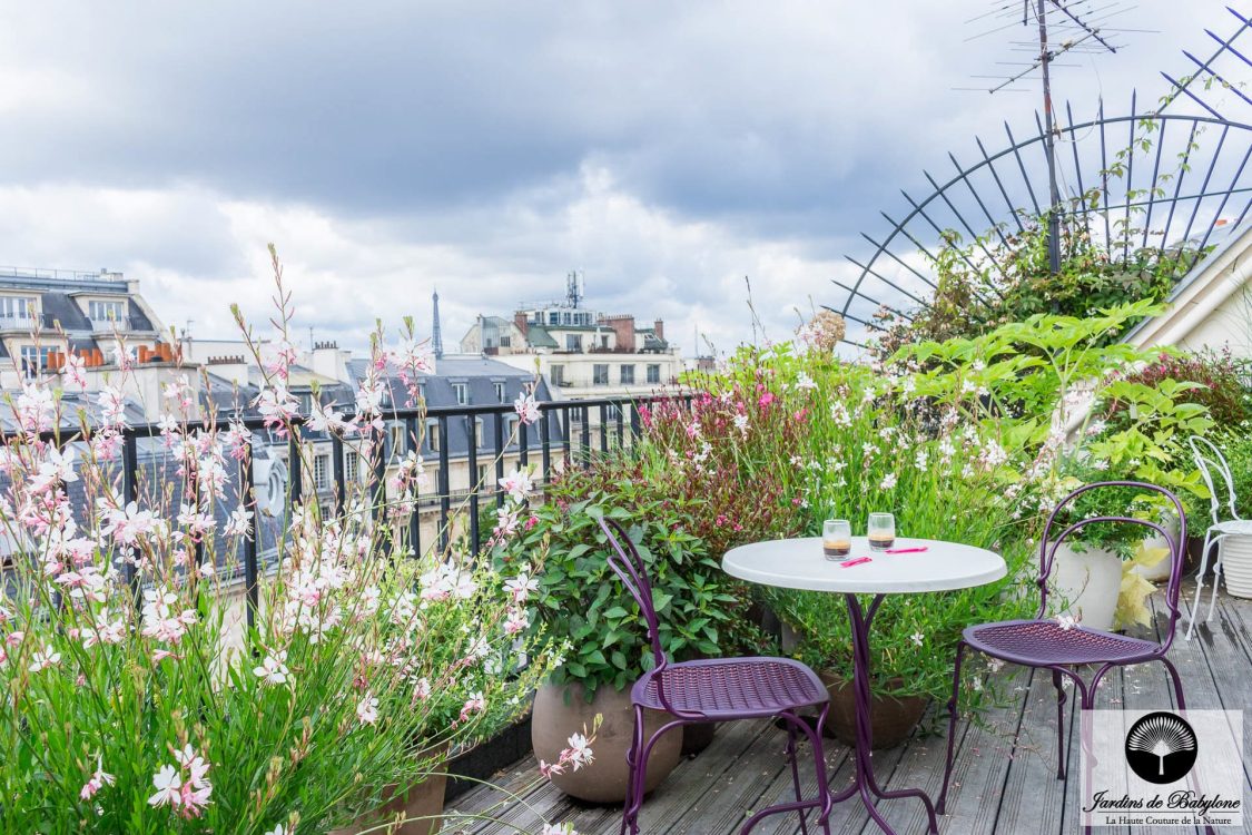 terrasse sur le toit avec vue de tower eiffel
